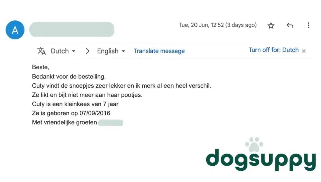 Hond Cuty vindt de snoepjes lekker en geen pootjes likken en bijte